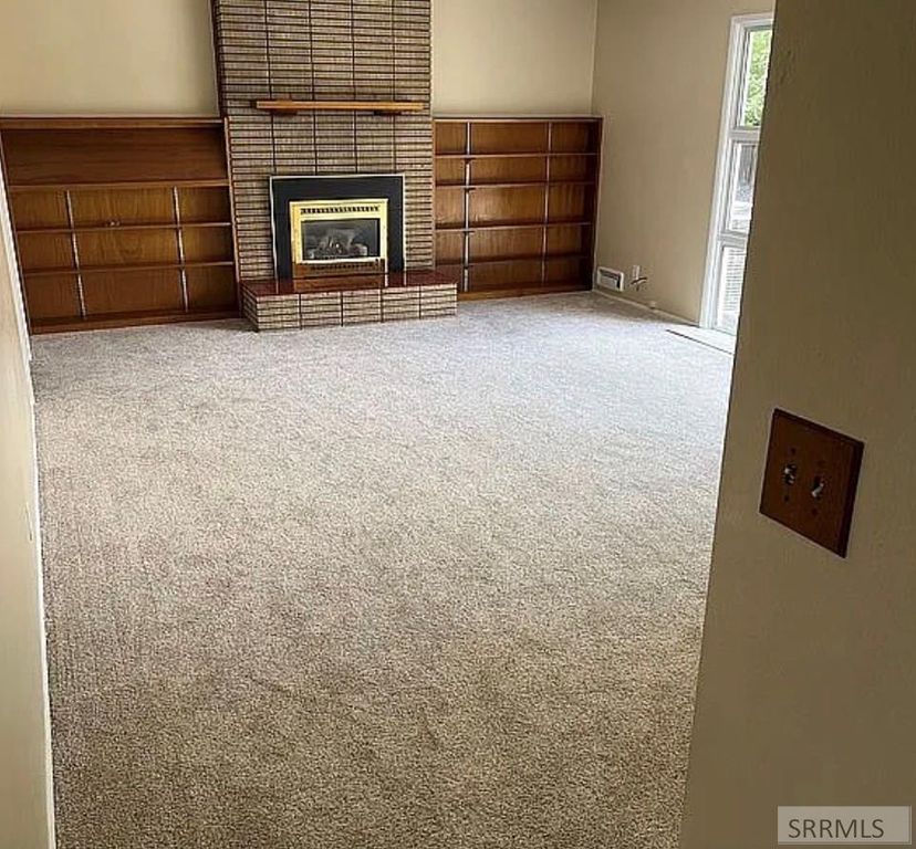 Image 2 of property listing at 375 Fanning Avenue, Idaho Falls, ID 83401