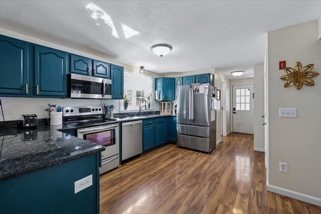 5 Whitetail Lane, Chester, NH 03036