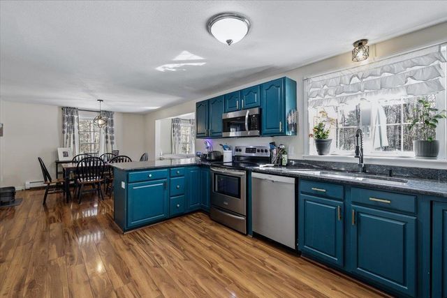 5 Whitetail Lane, Chester, NH 03036