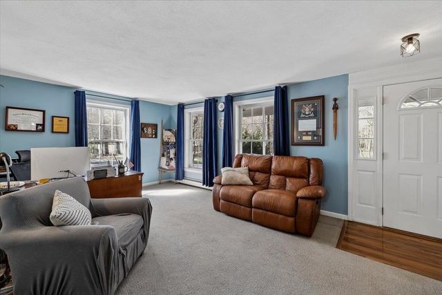 5 Whitetail Lane, Chester, NH 03036
