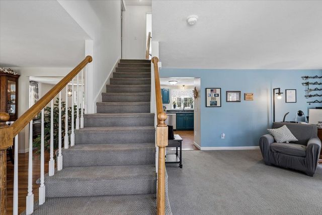 5 Whitetail Lane, Chester, NH 03036