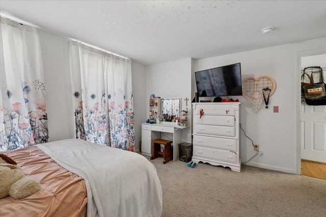 5 Whitetail Lane, Chester, NH 03036