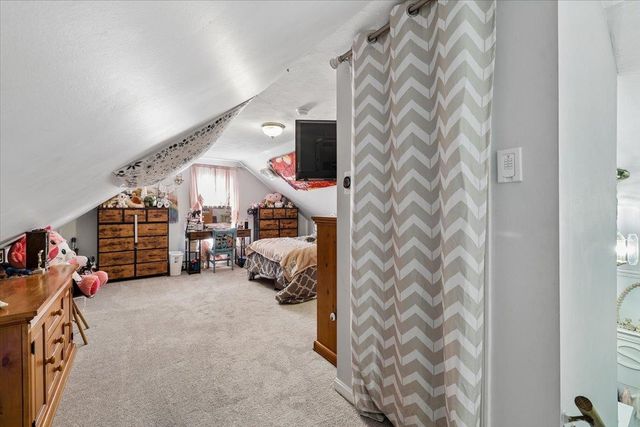 5 Whitetail Lane, Chester, NH 03036