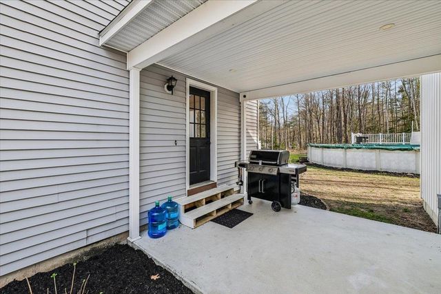 5 Whitetail Lane, Chester, NH 03036