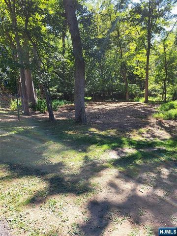 156 Ticonderoga Terrace, Wayne, NJ 07470