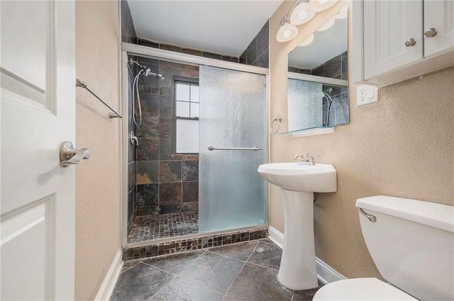 1104 W 46th Street 2, Kansas City, MO 64111