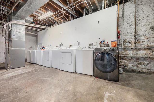 1104 W 46th Street 2, Kansas City, MO 64111