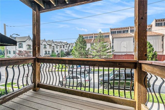 1104 W 46th Street 2, Kansas City, MO 64111