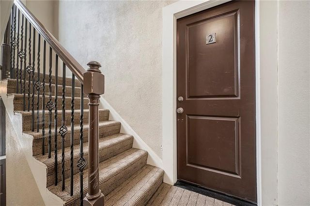 1104 W 46th Street 2, Kansas City, MO 64111