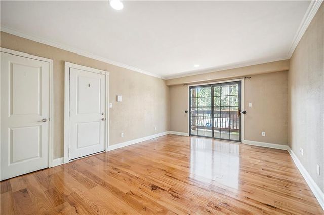 1104 W 46th Street 2, Kansas City, MO 64111