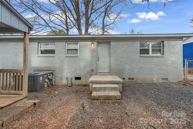 235 Edgegreen Drive, Charlotte, NC 28217