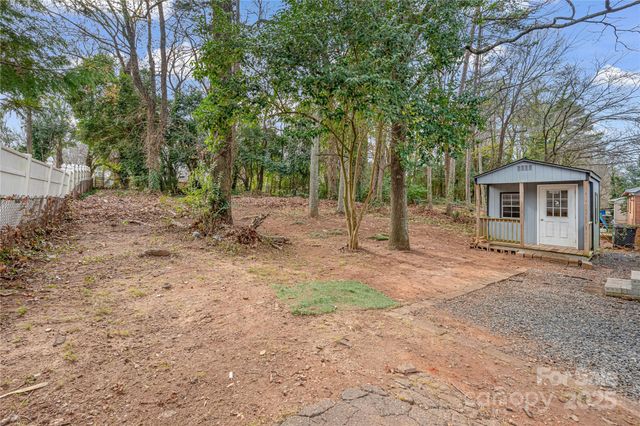 235 Edgegreen Drive, Charlotte, NC 28217