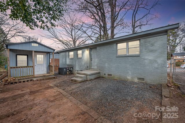 235 Edgegreen Drive, Charlotte, NC 28217