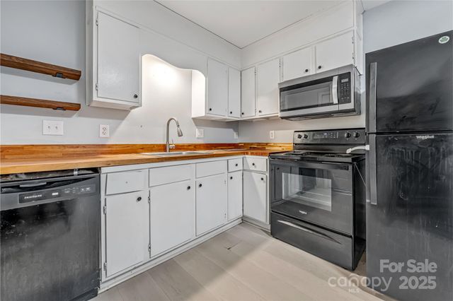 235 Edgegreen Drive, Charlotte, NC 28217