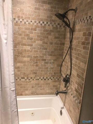 4036 NW Knollbrook Drive, Huntsville, AL 35810