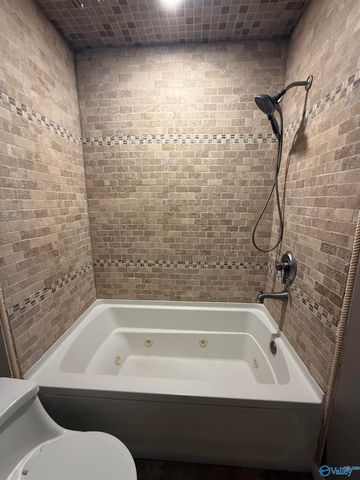 4036 NW Knollbrook Drive, Huntsville, AL 35810