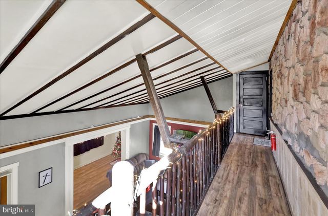 9 LAKE SHORE DR, Mohnton, PA 19540