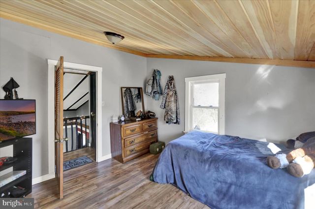 9 LAKE SHORE DR, Mohnton, PA 19540