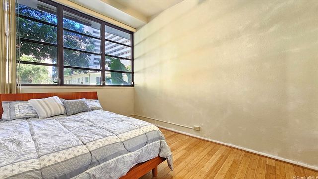 445 Kaiolu Street 104, Honolulu, HI 96815