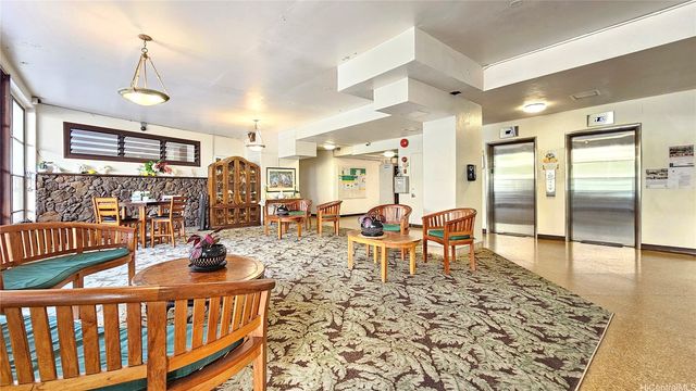 445 Kaiolu Street 104, Honolulu, HI 96815