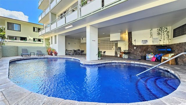 445 Kaiolu Street 104, Honolulu, HI 96815
