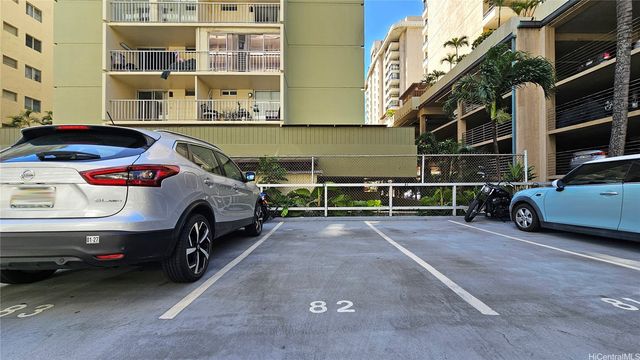 445 Kaiolu Street 104, Honolulu, HI 96815
