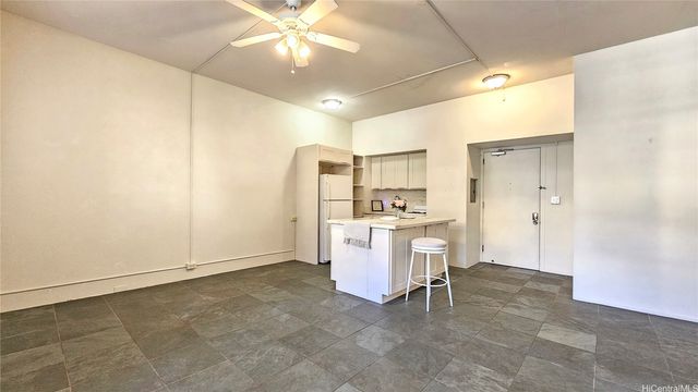 445 Kaiolu Street 104, Honolulu, HI 96815
