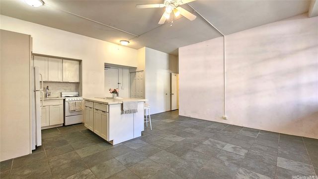445 Kaiolu Street 104, Honolulu, HI 96815