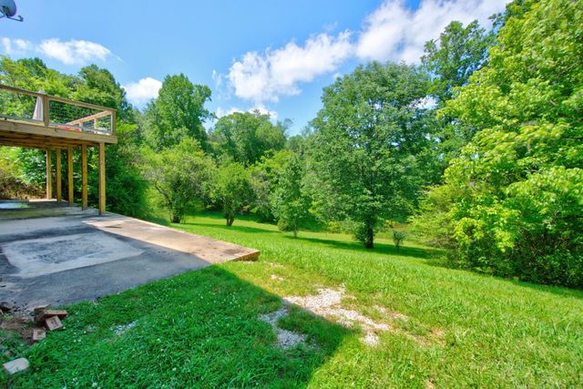 2584 Ditty Rd, Cookeville, TN 38506