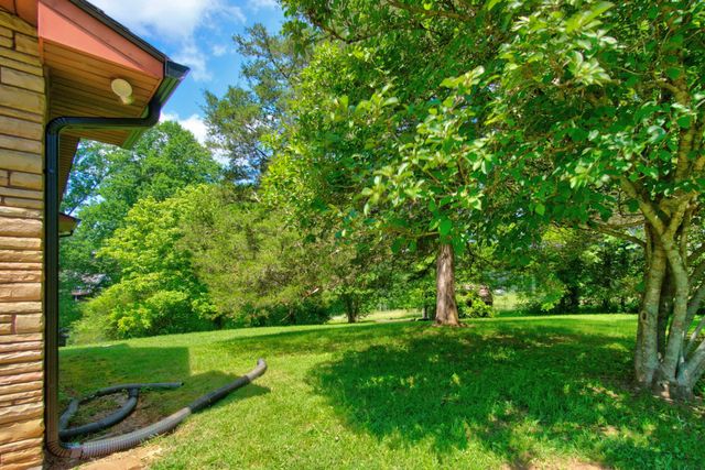 2584 Ditty Rd, Cookeville, TN 38506