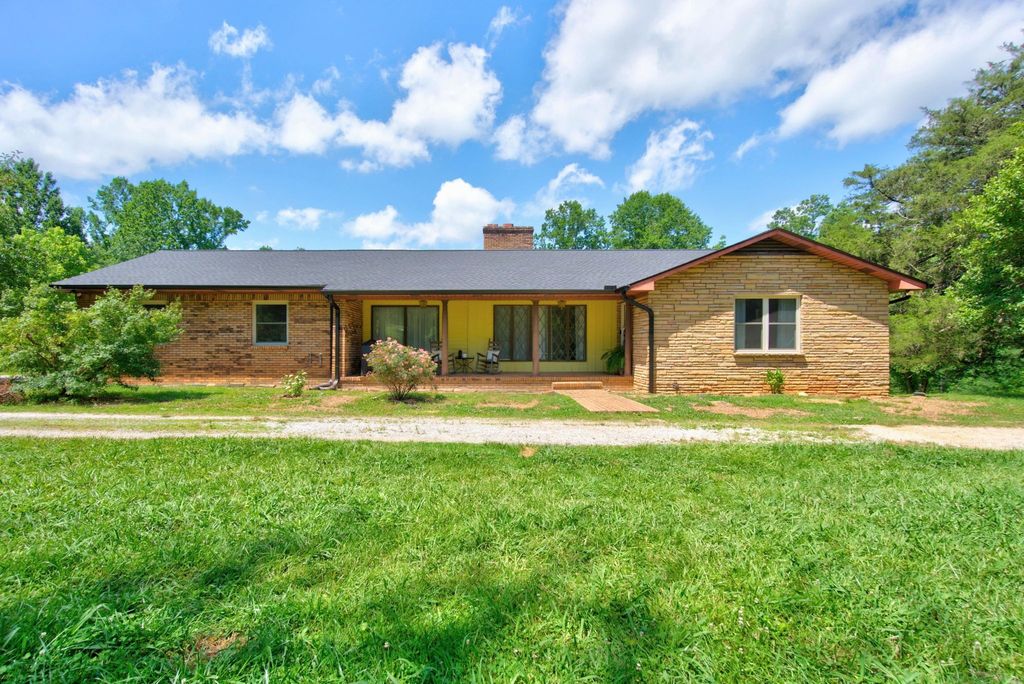 2584 Ditty Rd, Cookeville, TN 38506