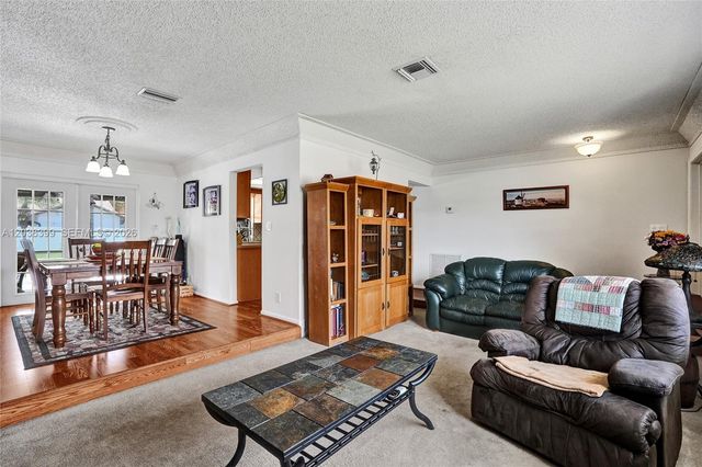 8529 NW 20th Ct, Coral Springs, FL 33071