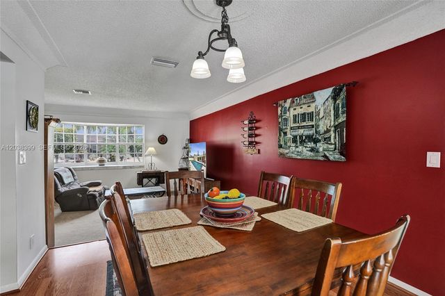 8529 NW 20th Ct, Coral Springs, FL 33071