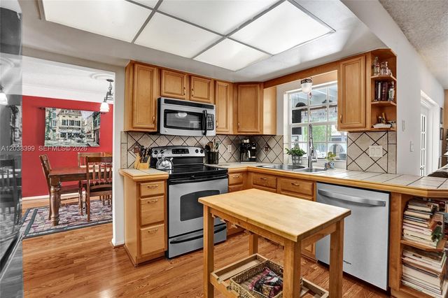 8529 NW 20th Ct, Coral Springs, FL 33071