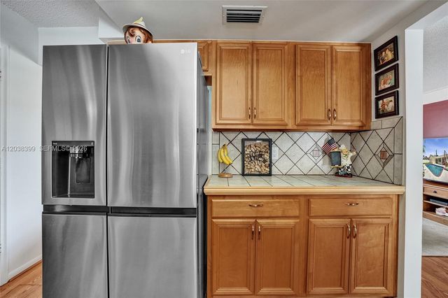 8529 NW 20th Ct, Coral Springs, FL 33071