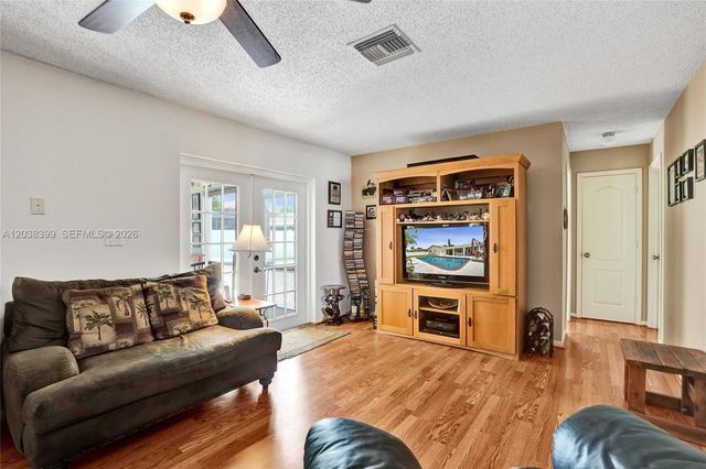 8529 NW 20th Ct, Coral Springs, FL 33071