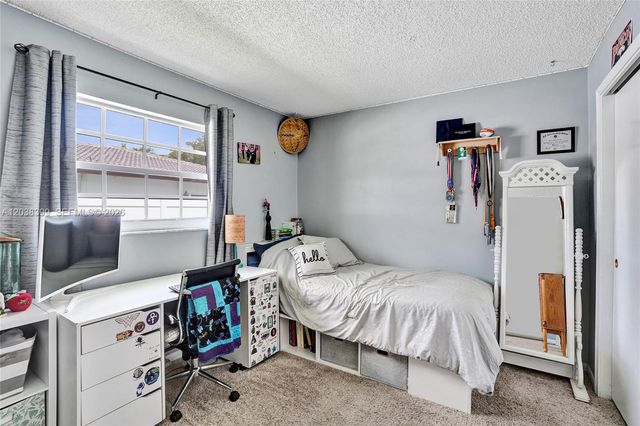 8529 NW 20th Ct, Coral Springs, FL 33071