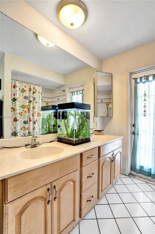 8529 NW 20th Ct, Coral Springs, FL 33071