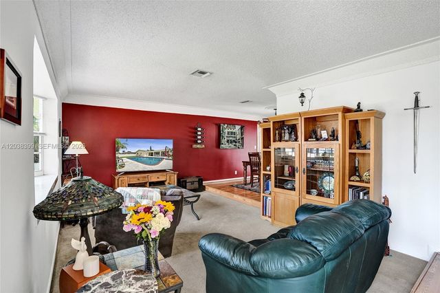 8529 NW 20th Ct, Coral Springs, FL 33071