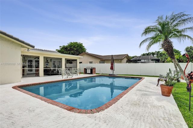 8529 NW 20th Ct, Coral Springs, FL 33071