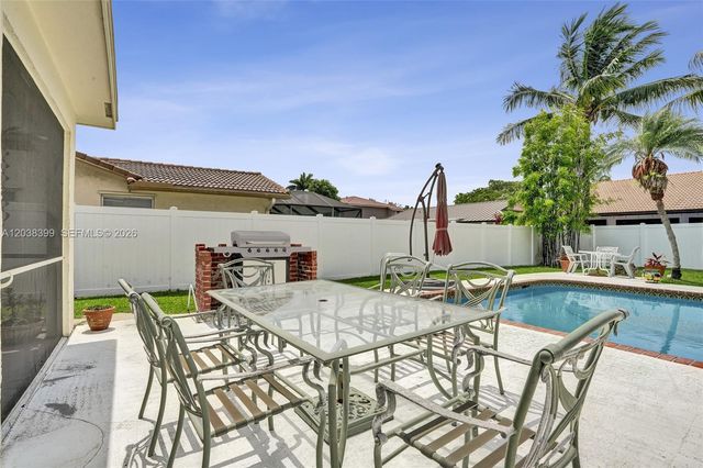 8529 NW 20th Ct, Coral Springs, FL 33071