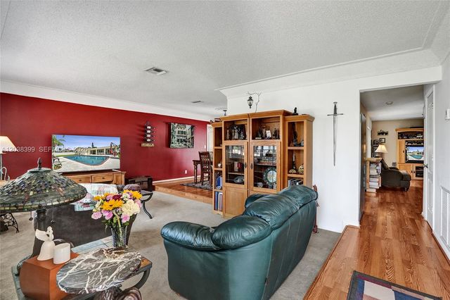 8529 NW 20th Ct, Coral Springs, FL 33071