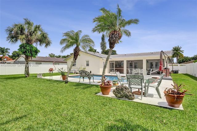 8529 NW 20th Ct, Coral Springs, FL 33071