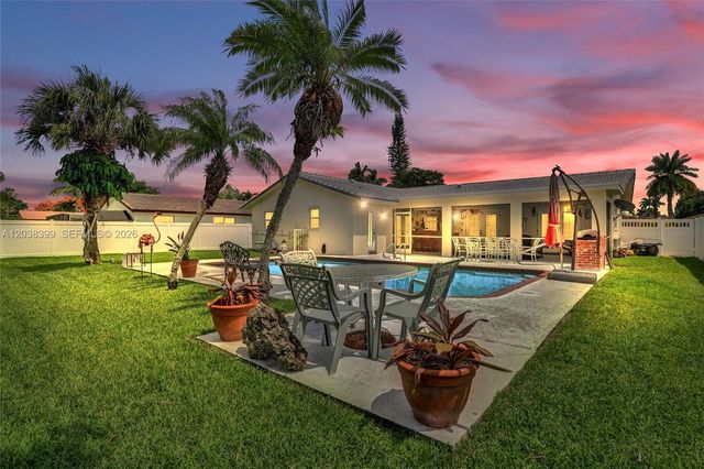 8529 NW 20th Ct, Coral Springs, FL 33071