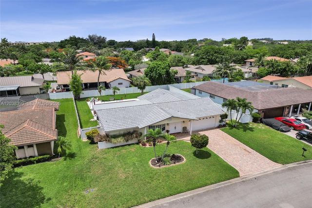 8529 NW 20th Ct, Coral Springs, FL 33071