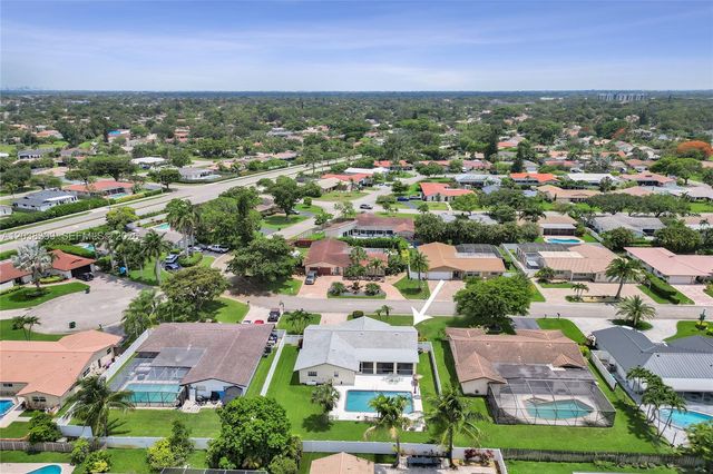 8529 NW 20th Ct, Coral Springs, FL 33071