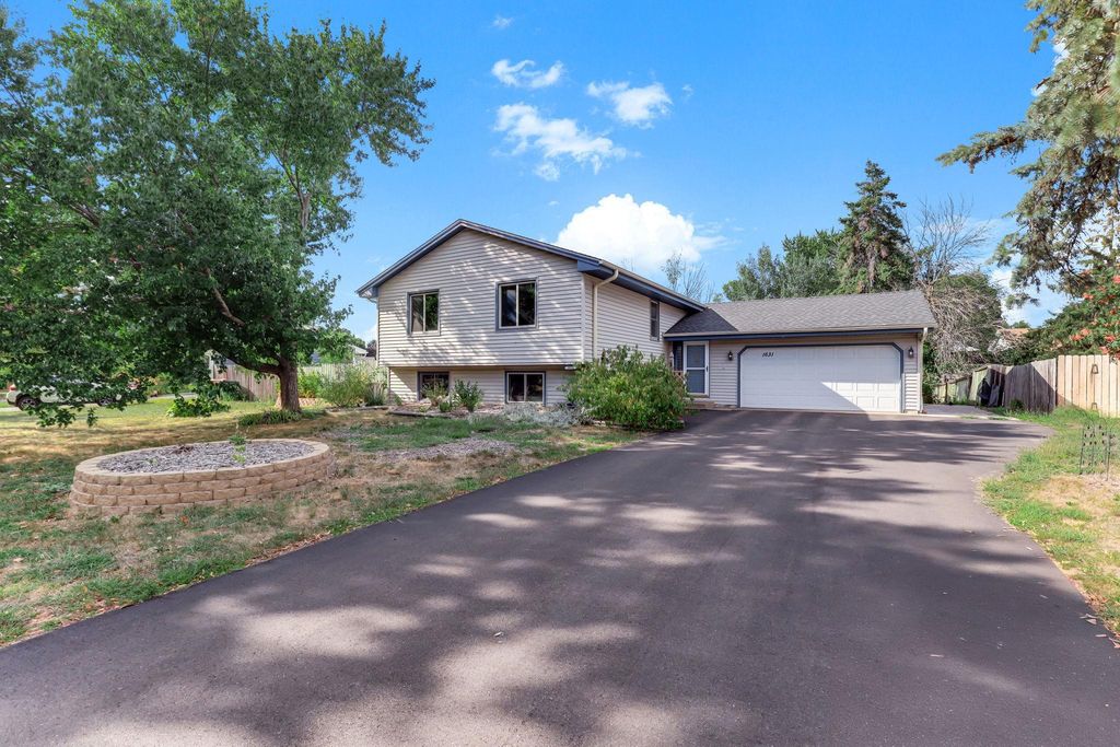 1631 130th Avenue NE, Blaine, MN 55449 — exterior