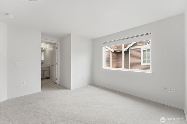 11732 Greenwood Avenue N, Seattle, WA 98133