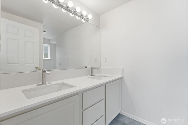 11732 Greenwood Avenue N, Seattle, WA 98133