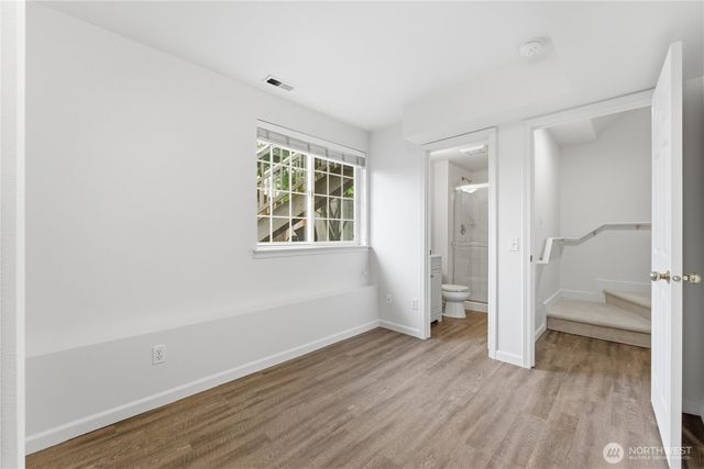 11732 Greenwood Avenue N, Seattle, WA 98133
